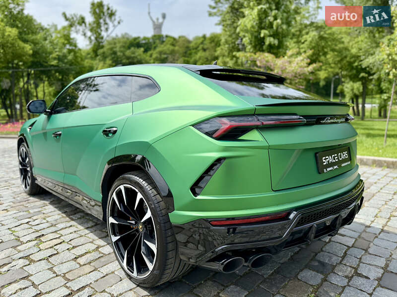 Внедорожник / Кроссовер Lamborghini Urus 2020 в Киеве