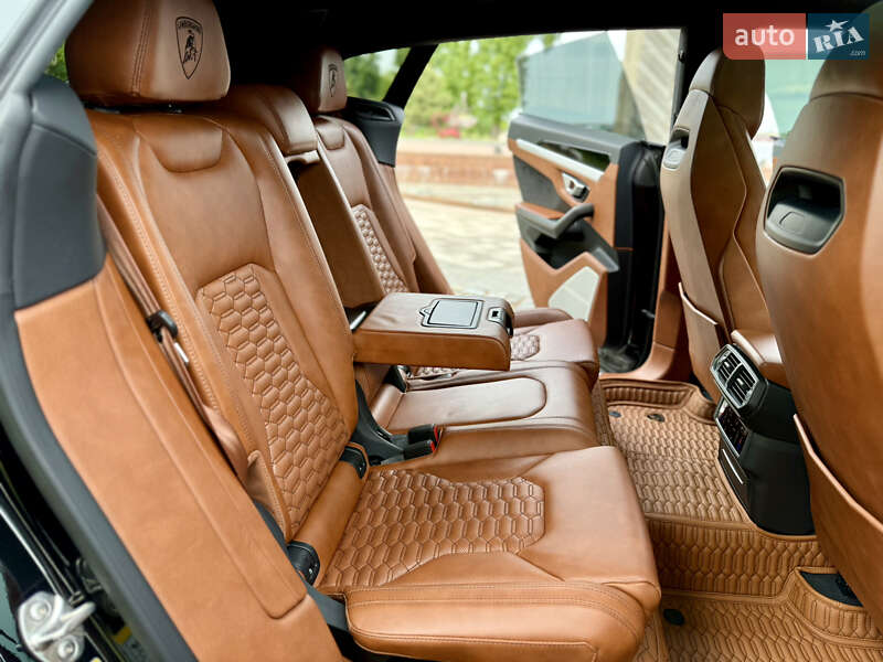 Внедорожник / Кроссовер Lamborghini Urus 2020 в Киеве