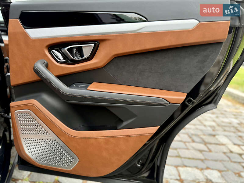 Внедорожник / Кроссовер Lamborghini Urus 2020 в Киеве