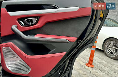 Внедорожник / Кроссовер Lamborghini Urus 2020 в 