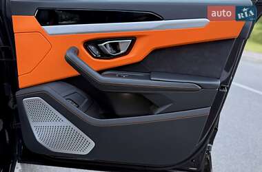 Внедорожник / Кроссовер Lamborghini Urus 2021 в 