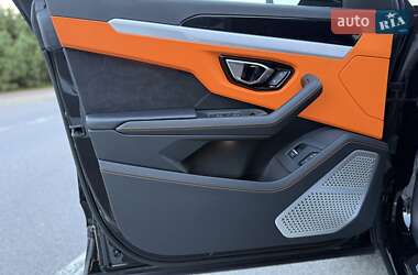 Внедорожник / Кроссовер Lamborghini Urus 2021 в 