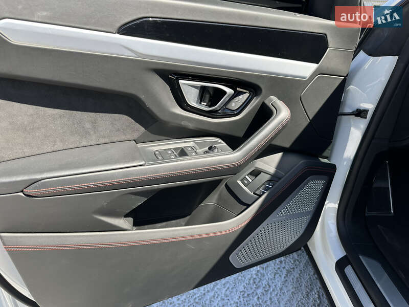 Внедорожник / Кроссовер Lamborghini Urus 2019 в Киеве