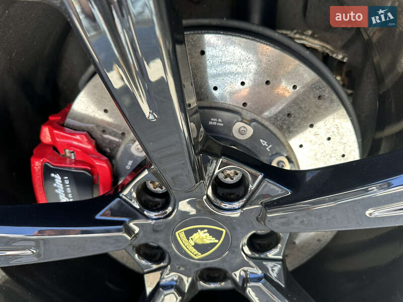 Внедорожник / Кроссовер Lamborghini Urus 2019 в Киеве