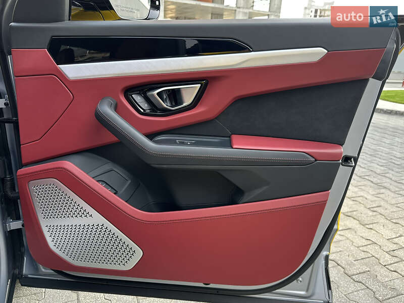 Внедорожник / Кроссовер Lamborghini Urus 2019 в Киеве