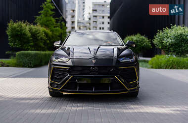Внедорожник / Кроссовер Lamborghini Urus 2020 в 