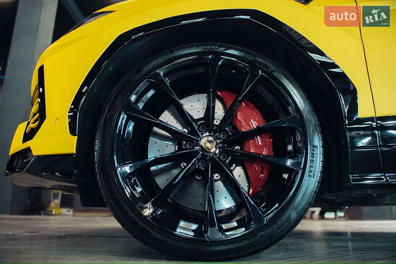 Внедорожник / Кроссовер Lamborghini Urus 2021 в Киеве
