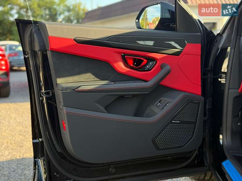 Внедорожник / Кроссовер Lamborghini Urus 2024 в Одессе