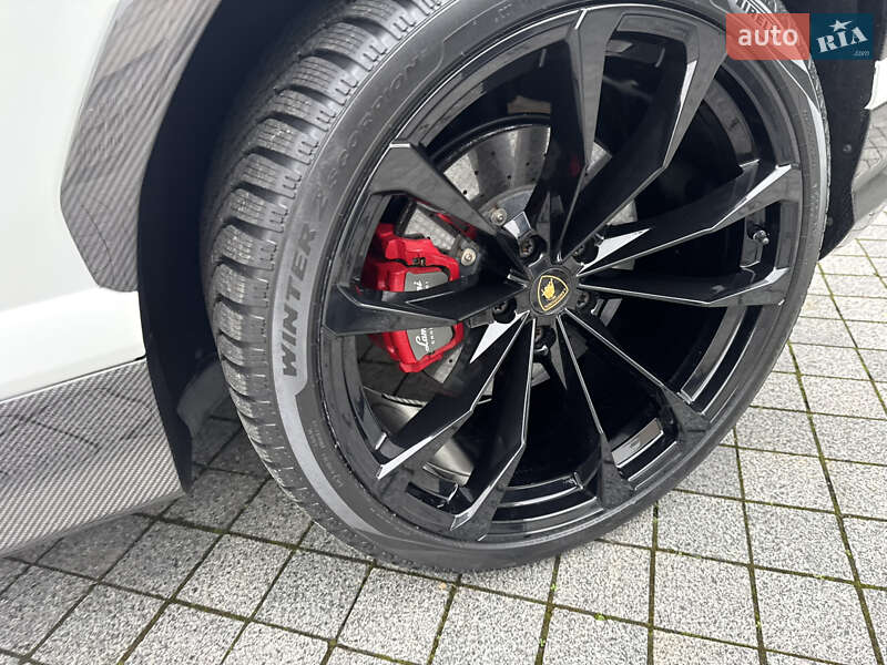 Внедорожник / Кроссовер Lamborghini Urus 2020 в Киеве
