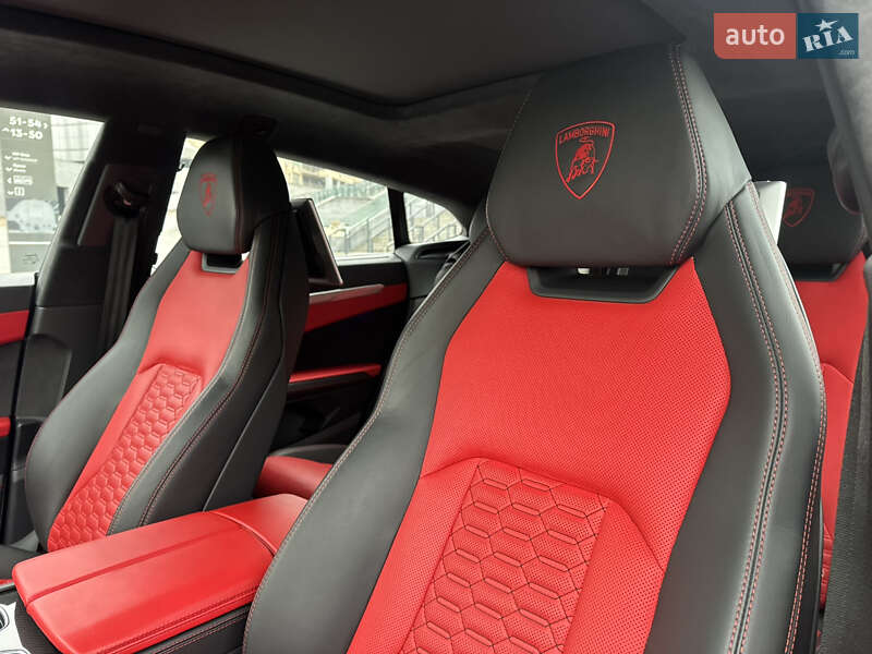 Внедорожник / Кроссовер Lamborghini Urus 2020 в Киеве