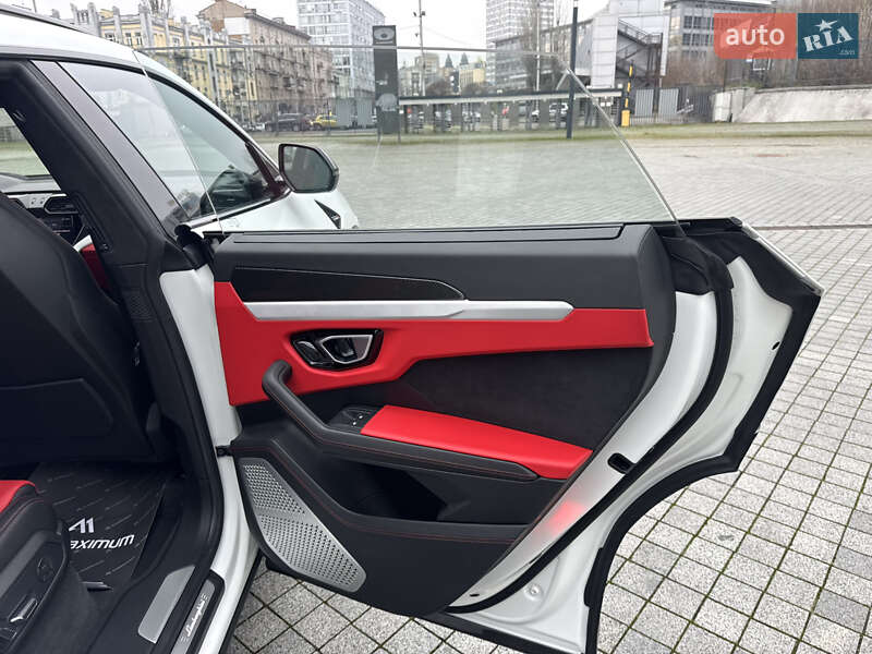 Внедорожник / Кроссовер Lamborghini Urus 2020 в Киеве