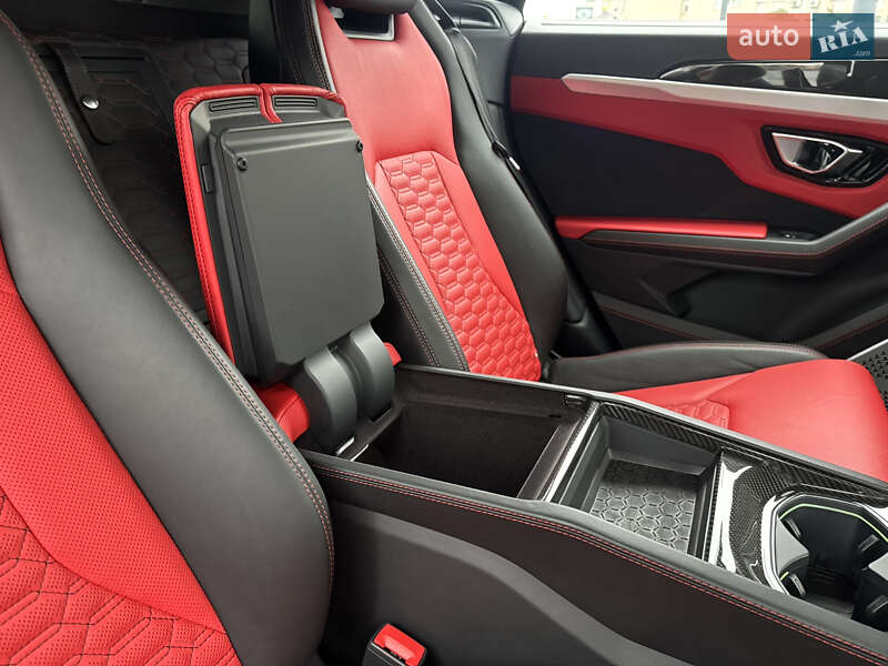 Внедорожник / Кроссовер Lamborghini Urus 2020 в Киеве