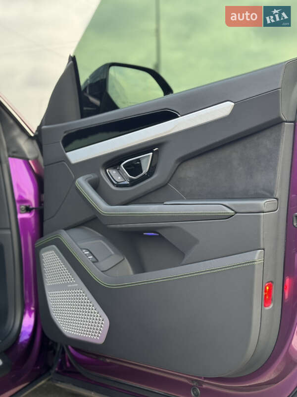 Внедорожник / Кроссовер Lamborghini Urus 2020 в Киеве