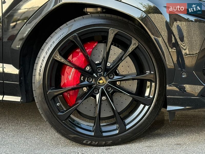 Позашляховик / Кросовер Lamborghini Urus 2020 в Києві