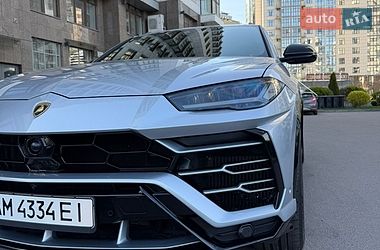 Внедорожник / Кроссовер Lamborghini Urus 2020 в Киеве