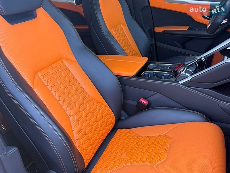 Внедорожник / Кроссовер Lamborghini Urus 2019 в Киеве