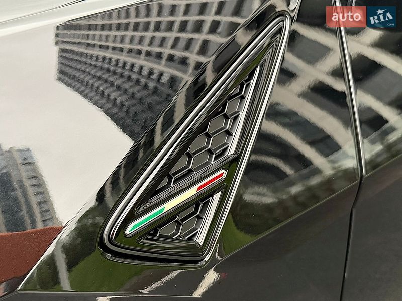 Позашляховик / Кросовер Lamborghini Urus 2026 в Києві