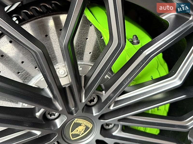 Внедорожник / Кроссовер Lamborghini Urus 2026 в Киеве