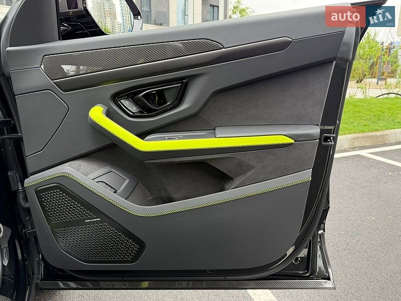 Внедорожник / Кроссовер Lamborghini Urus 2026 в Киеве