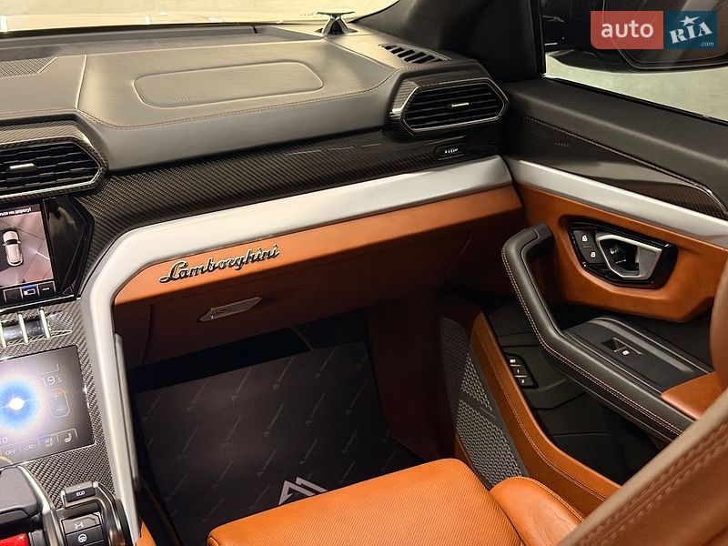 Позашляховик / Кросовер Lamborghini Urus 2020 в Києві фото 19 Позашляховик / Кросовер Lamborghini Urus 2020 в Києві