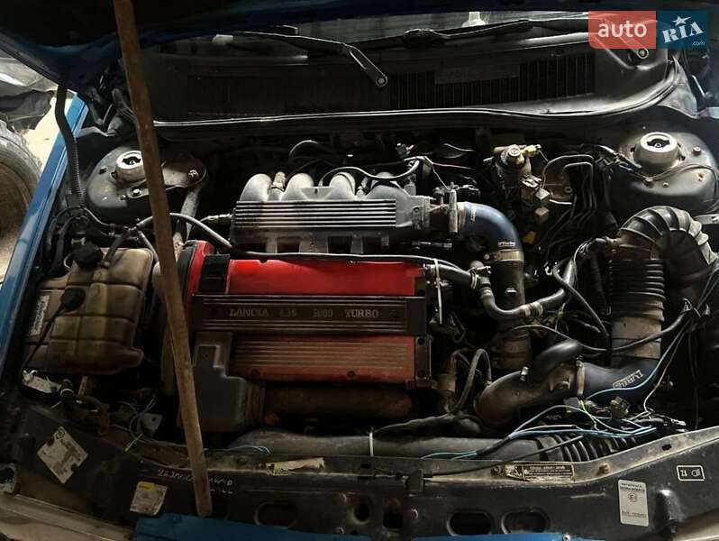Седан Lancia Dedra 1994 в Черновцах