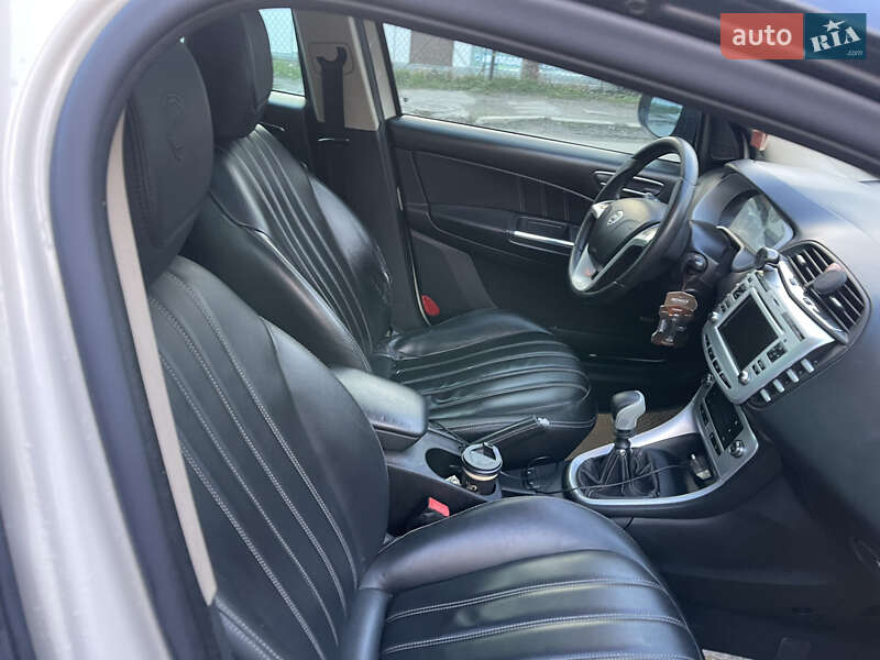 Хетчбек Lancia Delta 2010 в Львові