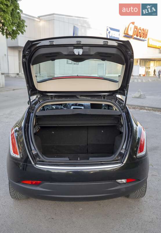 Хэтчбек Lancia Delta 2008 в Львове