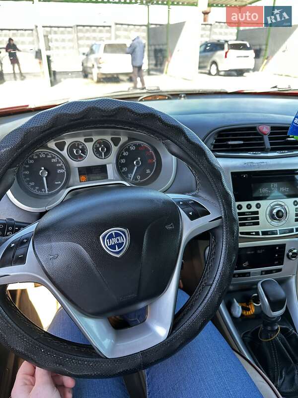 Хетчбек Lancia Delta 2008 в Кам'янець-Подільському