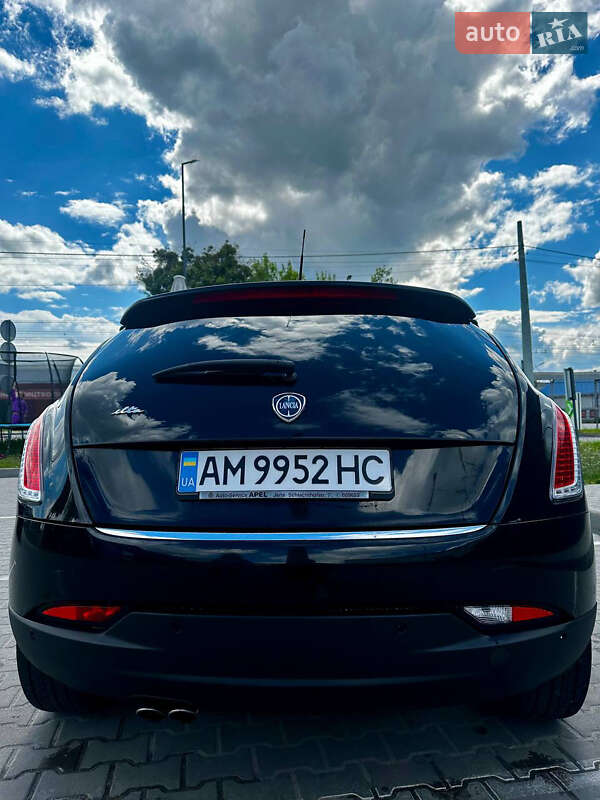 Хэтчбек Lancia Delta 2009 в Житомире