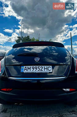 Хэтчбек Lancia Delta 2009 в 
