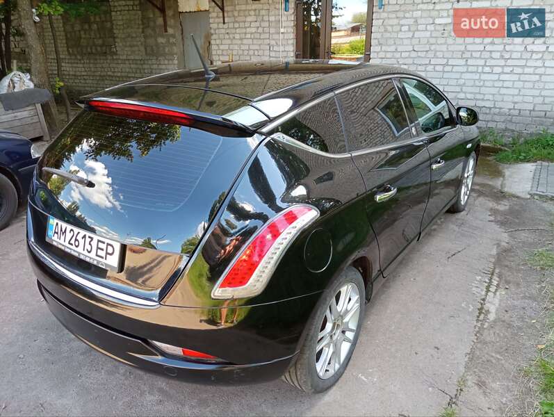 Хэтчбек Lancia Delta 2014 в Олевске