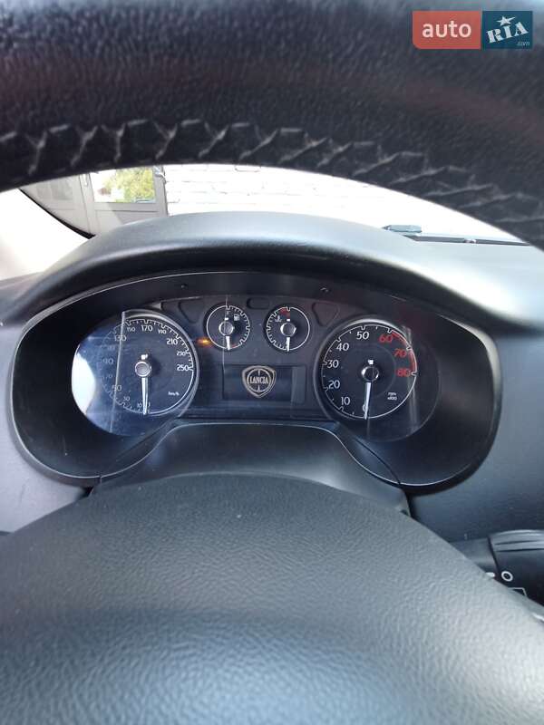 Хэтчбек Lancia Delta 2014 в Олевске