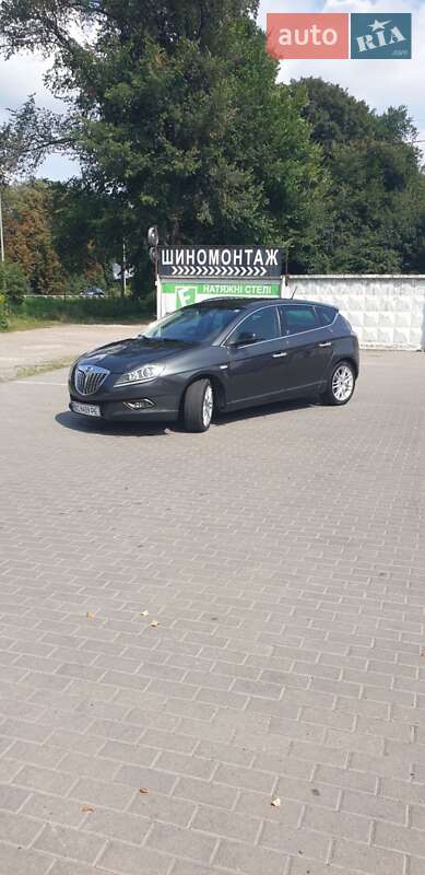 Хэтчбек Lancia Delta 2010 в Стрые