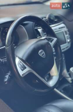 Хэтчбек Lancia Delta 2010 в 