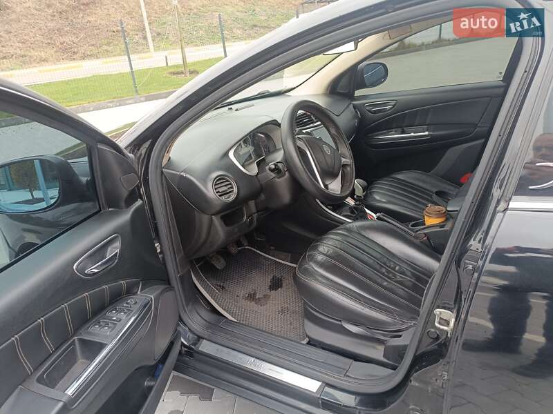 Хэтчбек Lancia Delta 2008 в Ирпене