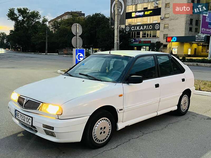 Хэтчбек Lancia Delta 1994 в Новомосковске