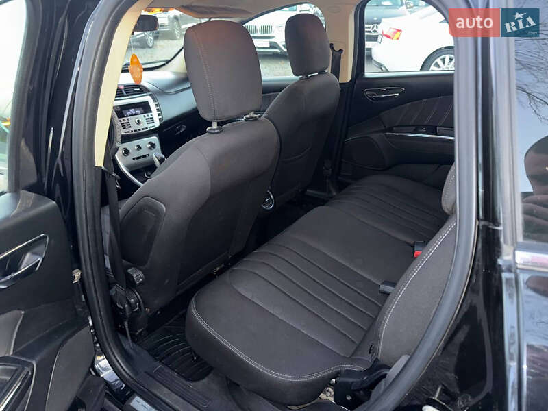 Хэтчбек Lancia Delta 2008 в Стрые