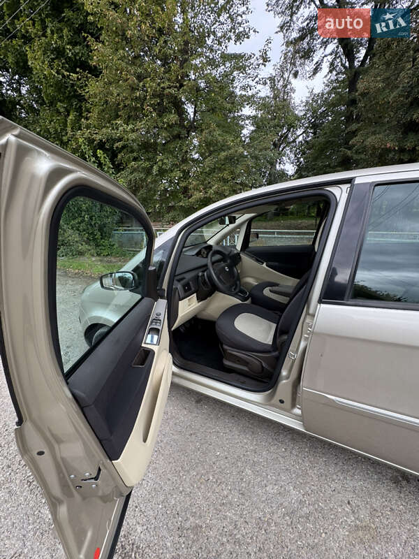 Мікровен Lancia Musa 2007 в Хотині