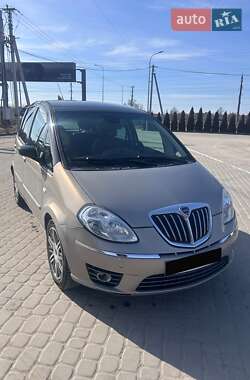 Микровэн Lancia Musa 2009 в Львове
