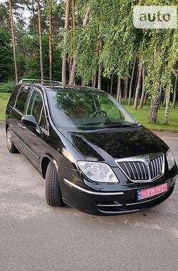 Минивэн Lancia Phedra 2010 в 