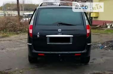 Минивэн Lancia Phedra 2004 в 
