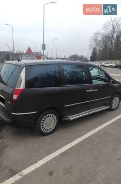 Минивэн Lancia Phedra 2004 в 