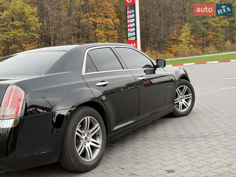 Седан Lancia Thema 2012 в Черновцах