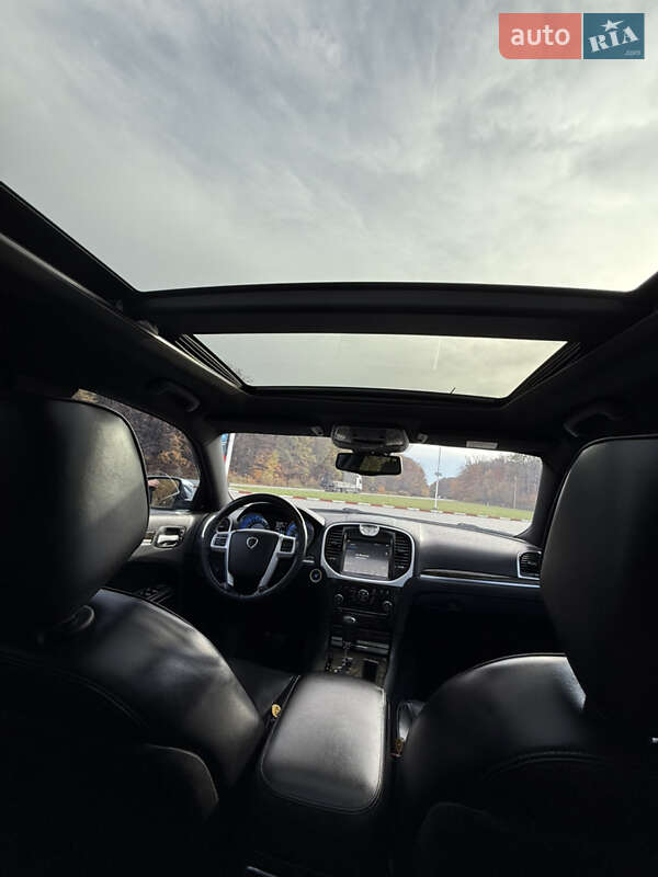 Седан Lancia Thema 2012 в Черновцах