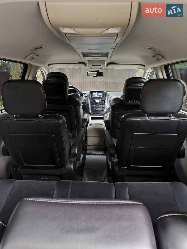 Минивэн Lancia Voyager 2013 в Ивано-Франковске