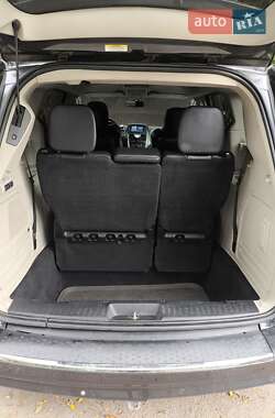 Минивэн Lancia Voyager 2013 в 