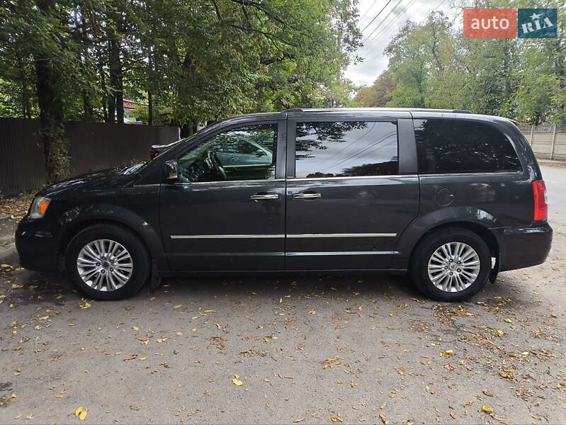 Минивэн Lancia Voyager 2013 в Ивано-Франковске