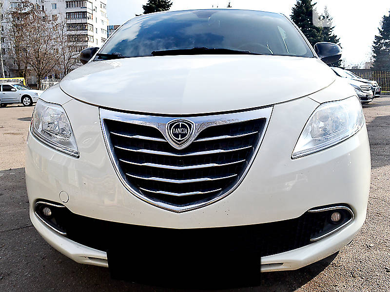 Lancia Ypsilon 2012 года