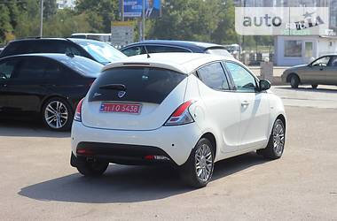 Хэтчбек Lancia Ypsilon 2012 в Запорожье