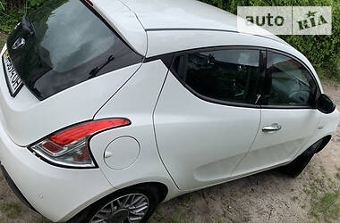 Хэтчбек Lancia Ypsilon 2013 в Киеве